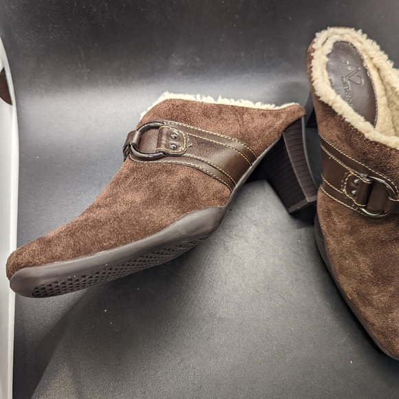 A2 by Aerosoles women's shoes mules clogs brown suede Sherpa lined size 7.5 - Picture 2 of 7